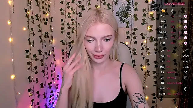 AnyaTaylor_ webcam