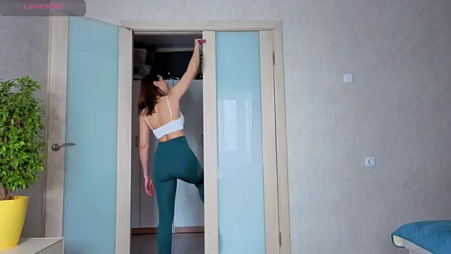 Helen198705 Live Webcam on Stripchat