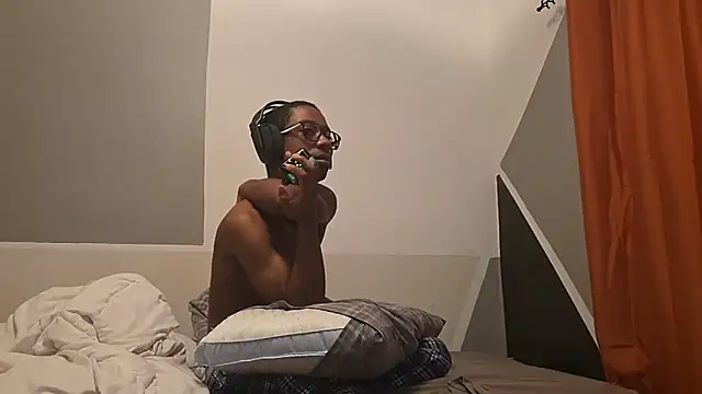 hormoneactivated webcam