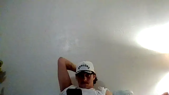 Tallhungandcloudy webcam