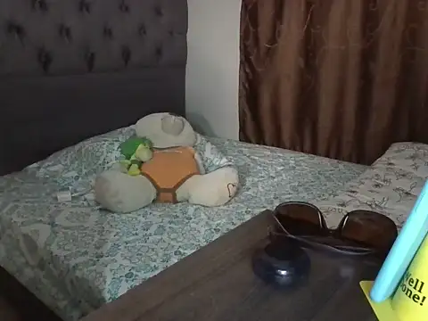 WILD_BIGCOCK35 webcam