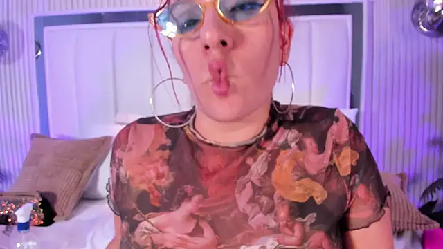 naughty_flower18 webcam