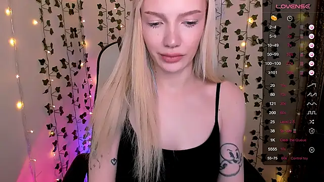 AnyaTaylor_ webcam