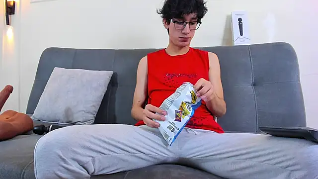 Cum_hunters Live Webcam on Stripchat