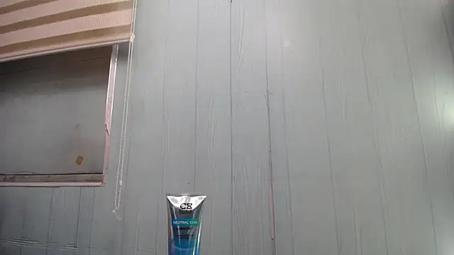 allison_max_tatt... Live Webcam on Stripchat