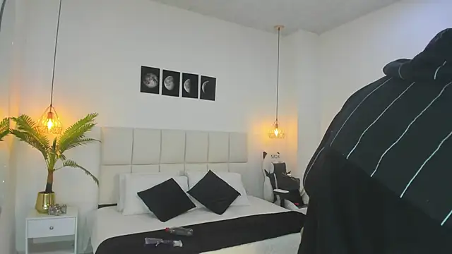 Megan_And_Mia30 webcam