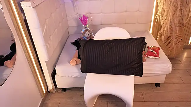 Bruja__Scarlata webcam