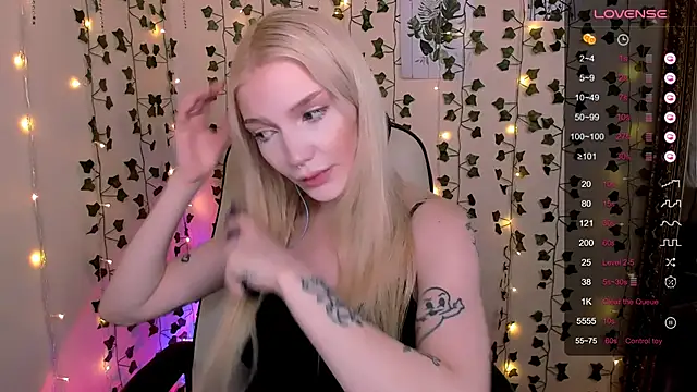 AnyaTaylor_ webcam