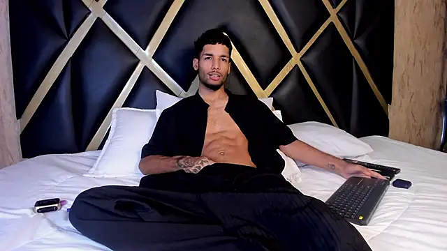 thiagoferreti (M twink) - show full naked and oil in body