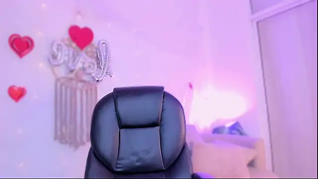 Ginni_charlotte webcam