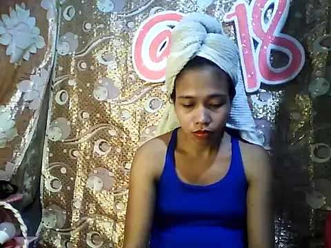 PinaySkinnyGirl webcam