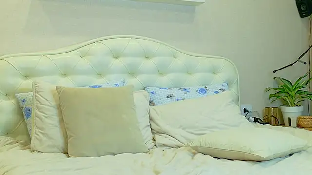 LadySweetWife webcam