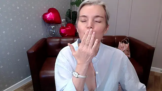 cutie_erikaa1 - Cutie_Erikaa1's free webcam - UK Sex Cams