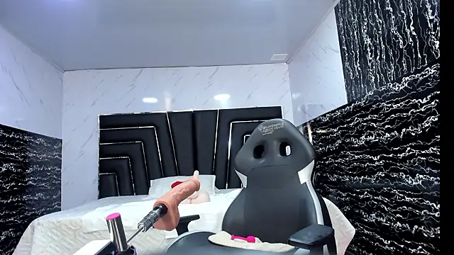 Ladyy_Scarlett webcam