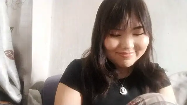 MollyAsian webcam