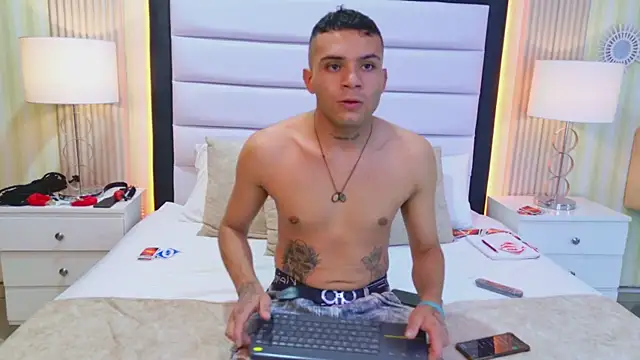 CristalAndDeimon webcam
