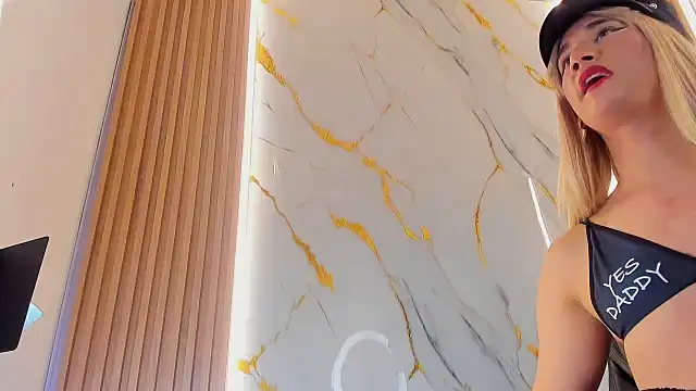 Marian_Cristal webcam