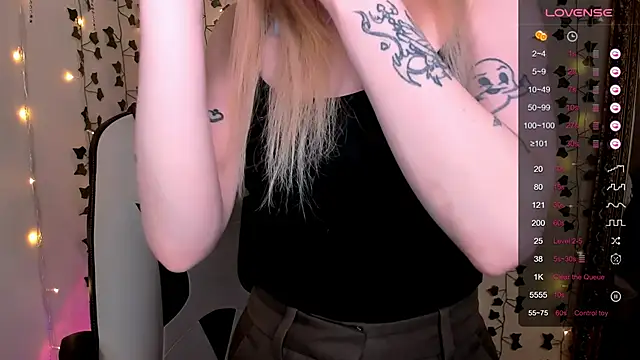 AnyaTaylor_ webcam