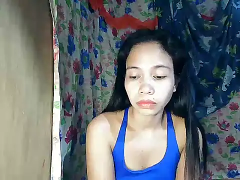 PinaySkinnyGirl webcam