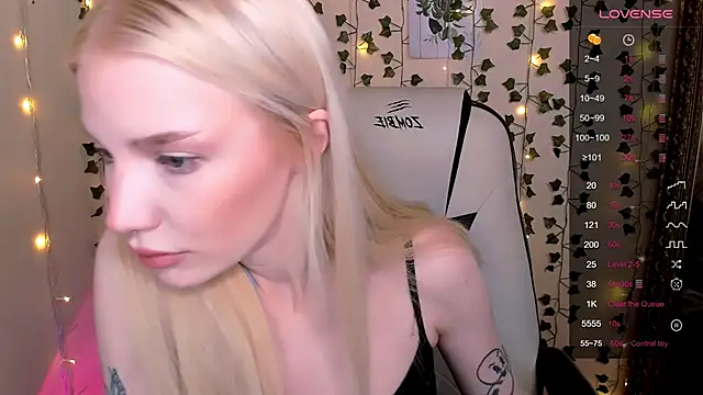 AnyaTaylor_ webcam