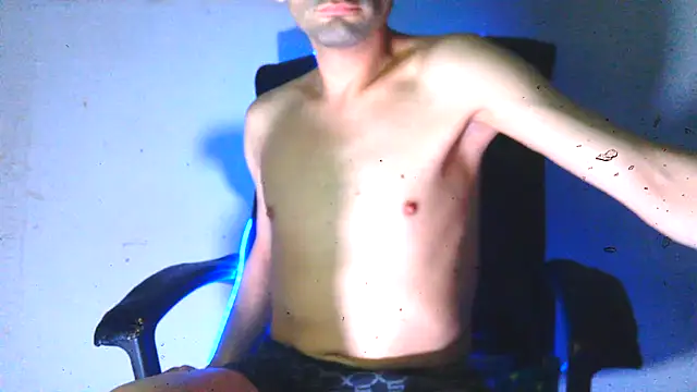 highinhtxx Live Webcam on Stripchat