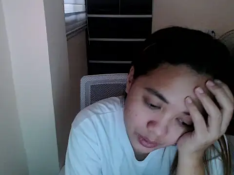 xTheLastVIRGINx webcam