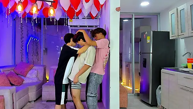 Houseofwarrios webcam