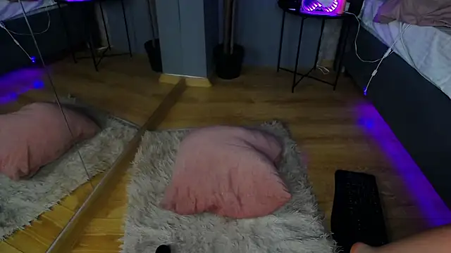 ScarlettJakobs webcam