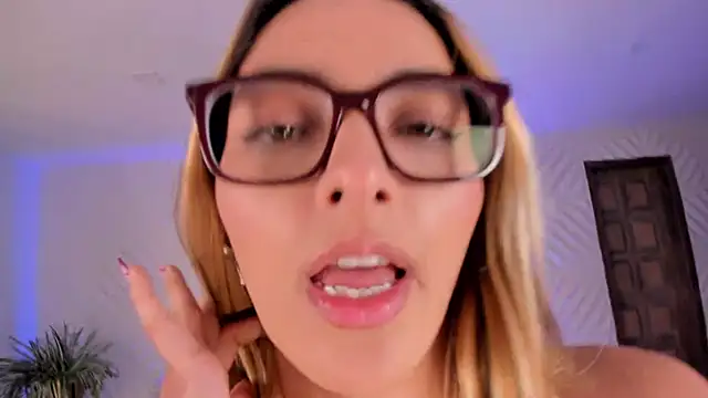 MelissaMoore_ webcam