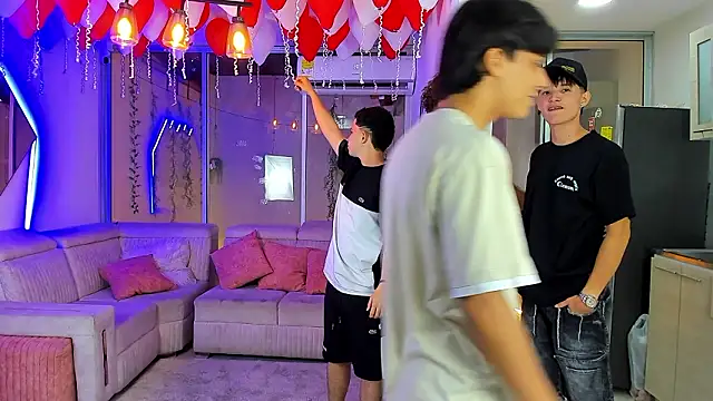 Houseofwarrios webcam