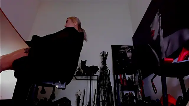 MistressDemi webcam