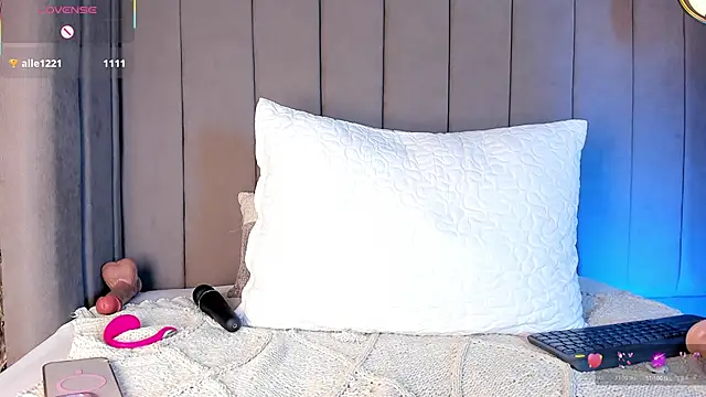 Elise_Diamond webcam