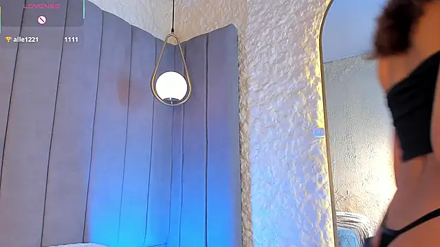 Elise_Diamond webcam