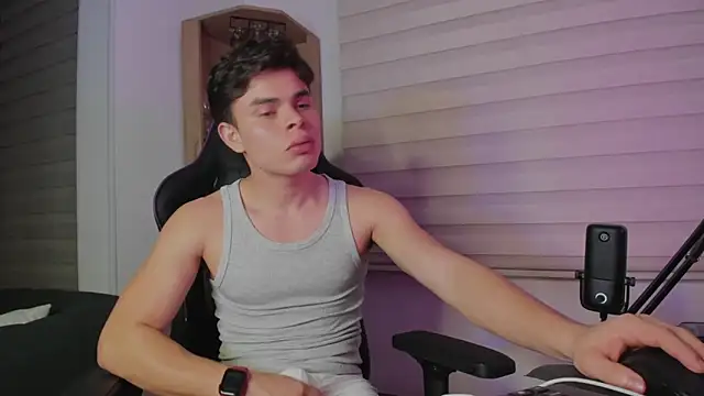 alejooo_twink webcam