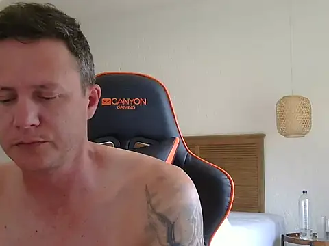 TroyDieselXXX webcam