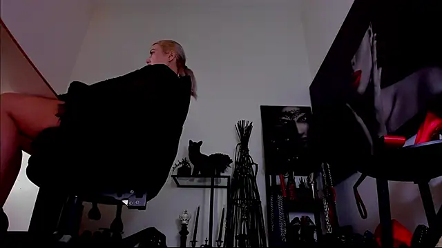 MistressDemi webcam