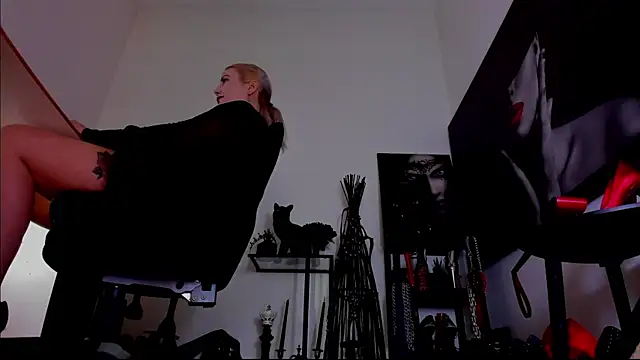 MistressDemi webcam