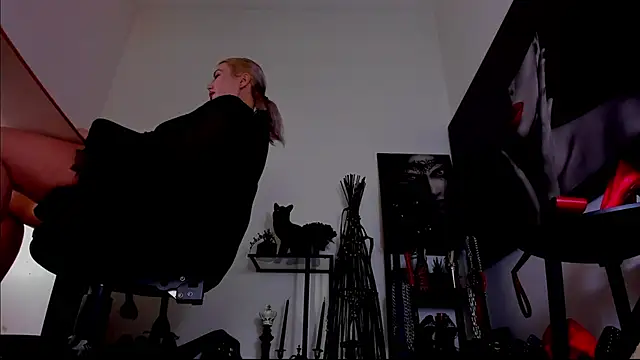 MistressDemi webcam