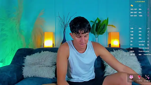 Leo_Savage_ webcam