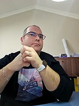 Andrew1900529 webcam