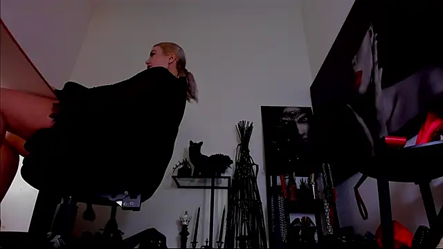 MistressDemi webcam
