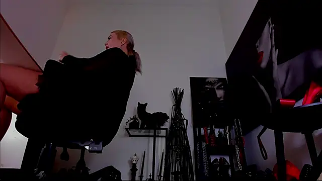 MistressDemi webcam