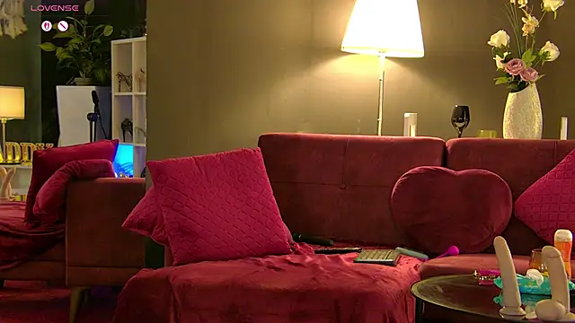 maddyheart (F young) - Domi inside