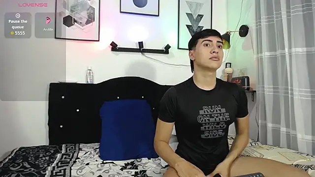 Thomas_and_lyan webcam