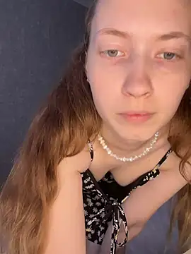 Webcam Model (Holy_Poly)  is live.Free join now!