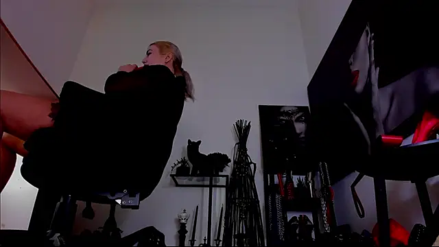 mistressdemi - MistressDemi's free webcam - UK Sex Cams