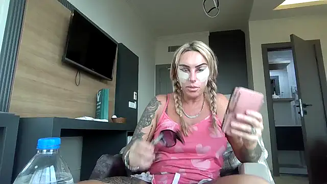 poppyinga1 - Poppyinga1's free webcam - UK Sex Cams