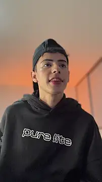 sebastian_reed (M young) - show cum