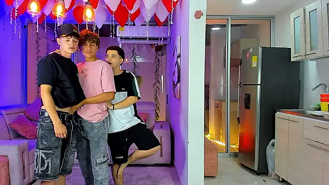 Houseofwarrios webcam