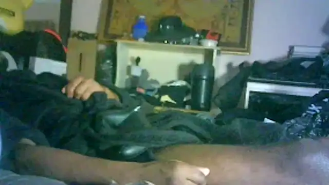 ON3YOULLN3VER_FIR3 webcam